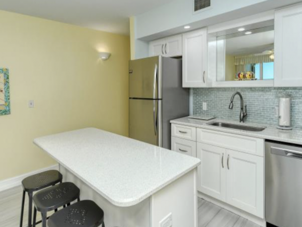 Charming Vacation Rental on Longboat Key. Call Today.